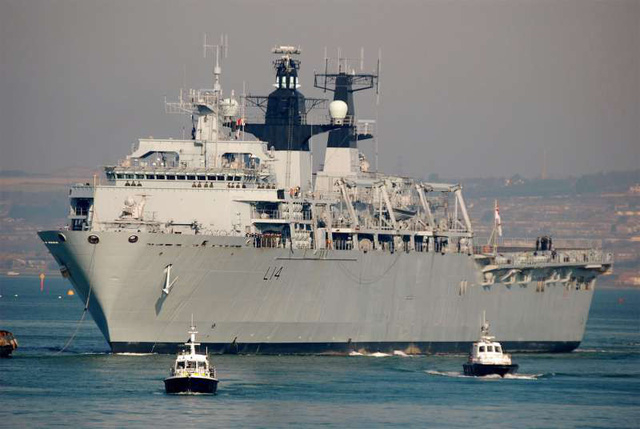 T&agrave;u HMS Albion (Ảnh: Ship Spotting)