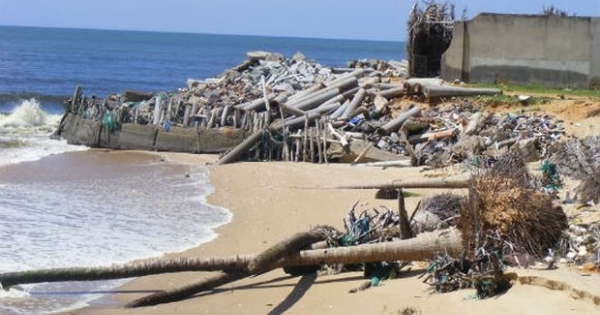 Bờ biển bị xâm thực, sạt lở nghiêm trọng tại Bình Thuận