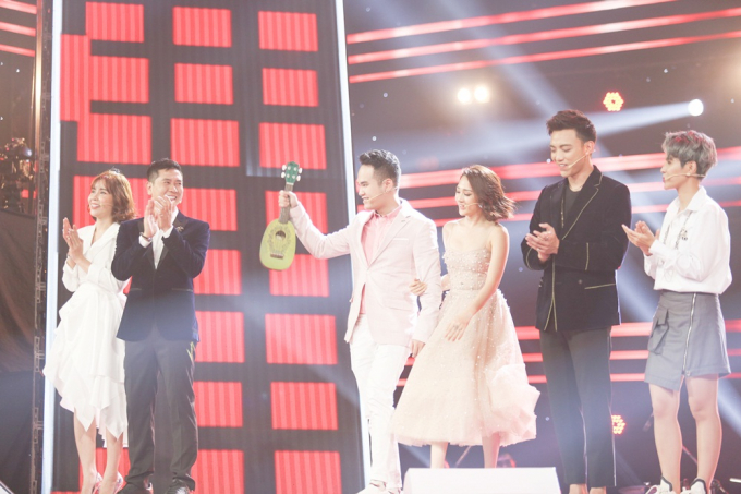 Tập 1 The Voice Kids: Xuất hiện h&agrave;ng loạt