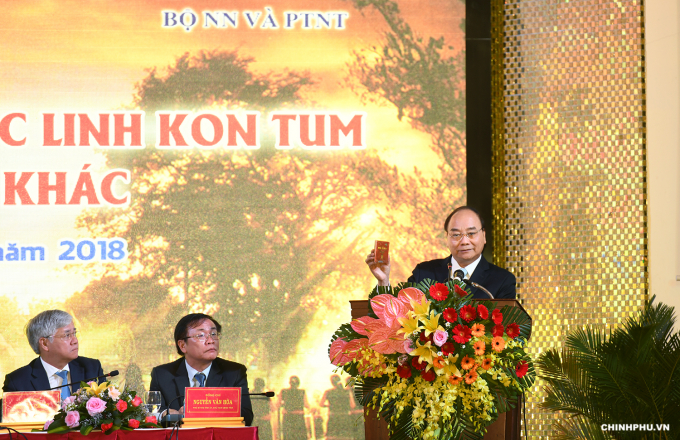 Thủ tướng Nguyễn Xu&acirc;n Ph&uacute;c ph&aacute;t biểu tại Hội nghị.