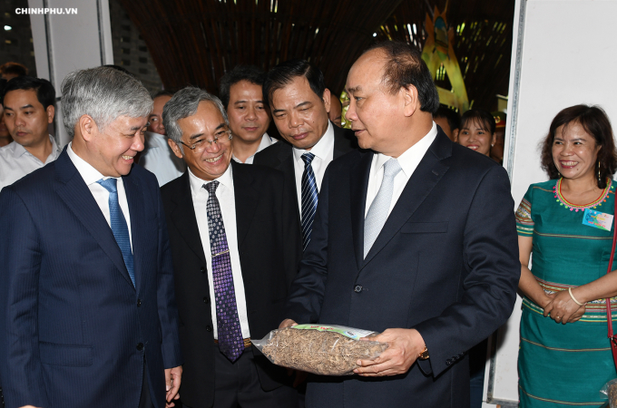 Thủ tướng dự Hội nghị đầu tư ph&aacute;t triển S&acirc;m Ngọc Linh v&agrave; c&aacute;c dược liệu kh&aacute;c