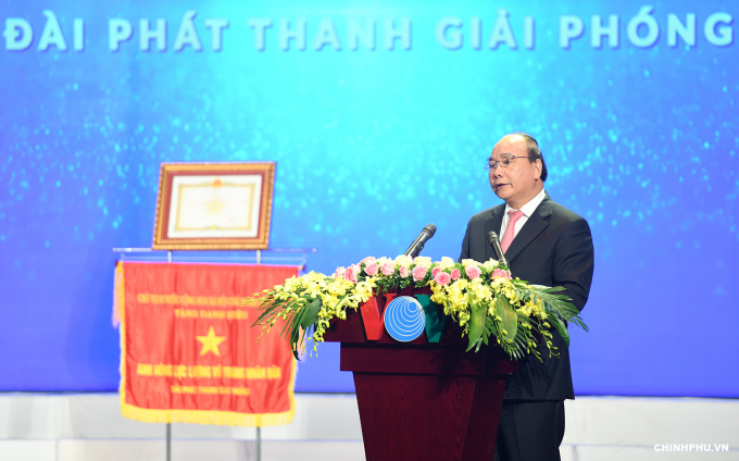 Thủ tướng Nguyễn Xu&acirc;n Ph&uacute;c dự Lễ đ&oacute;n nhận danh hiệu Anh h&ugrave;ng Lực lượng vũ trang nh&acirc;n d&acirc;n cho Đ&agrave;i Ph&aacute;t thanh Giải ph&oacute;ng.