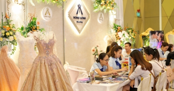 Ra mắt bộ áo 138 triệu trong triển lãm áo cưới lần đầu diễn ra ở Đà Nẵng