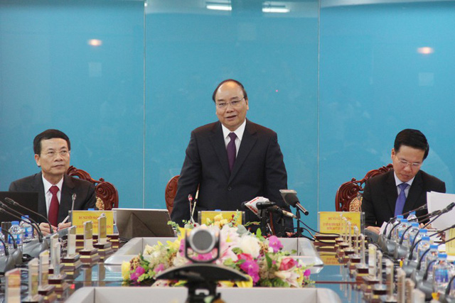 Thủ tướng Ch&iacute;nh phủ Nguyễn Xu&acirc;n Ph&uacute;c ph&aacute;t biểu chỉ đạo buổi l&agrave;m việc.
