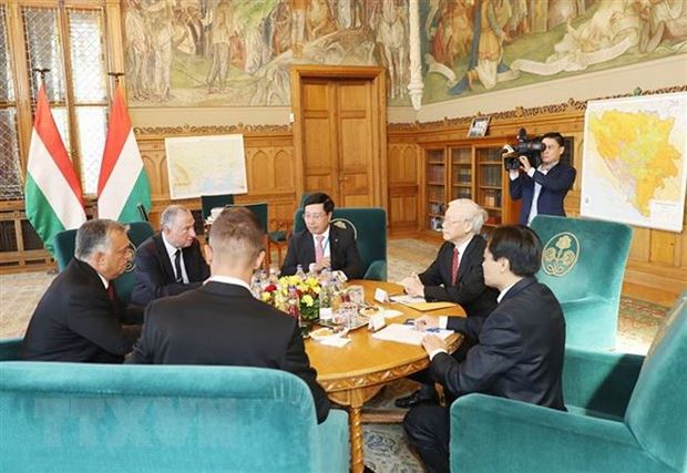 Tổng B&iacute; thư Nguyễn Ph&uacute; Trọng hội đ&agrave;m ri&ecirc;ng với Thủ tướng Hungary Viktor Orban.