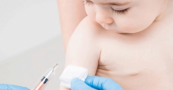 Hết Quinvaxem, Bộ Y tế chỉ đạo đưa vắc xin ComBE Five thay thế