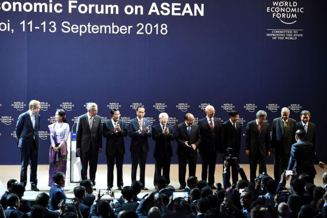 C&aacute;c nh&agrave; l&atilde;nh đạo dự Diễn đ&agrave;n Kinh tế Thế giới về ASEAN tại Việt Nam ng&agrave;y 12/9 (Ảnh: AFP)