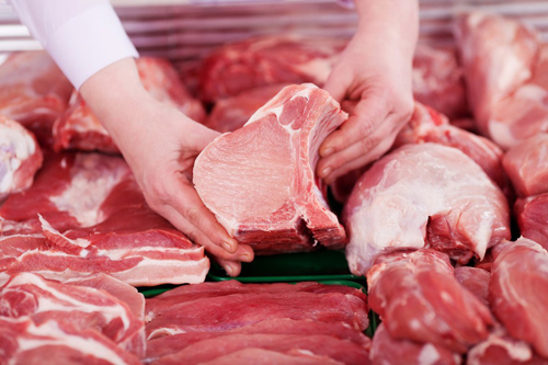 Thịt lợn nhập khẩu gi&aacute; rẻ vẫn ồ ạt được nhập về Việt Nam từ đầu năm đến nay.