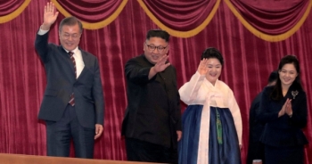 Lãnh đạo Hàn - Triều cùng xem hòa nhạc, dự tiệc tối