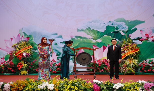 Chủ tịch Quốc hội Nguyễn Thị Kim Ng&acirc;n đ&aacute;nh cồng khai mạc ASOSAI 14.