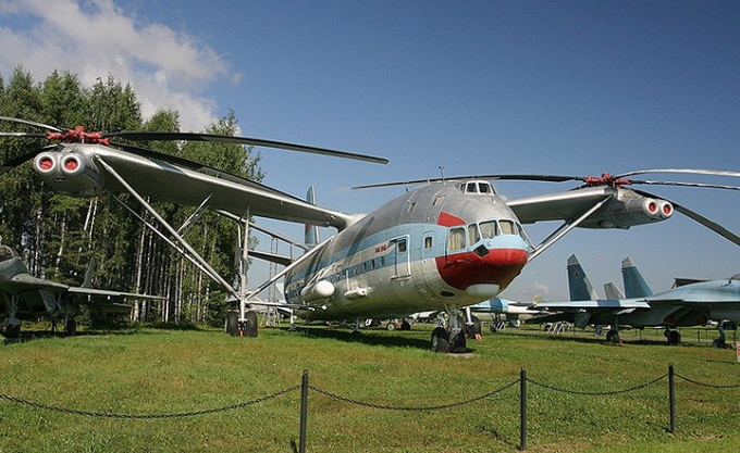 M&aacute;y bay trực thăng hạng nặng Mi-12 l&agrave; loại trực thăng lớn nhất từng được chế tạo.