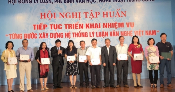 Bế mạc hội nghị tập huấn xây dựng hệ thống lý luận văn nghệ Việt Nam