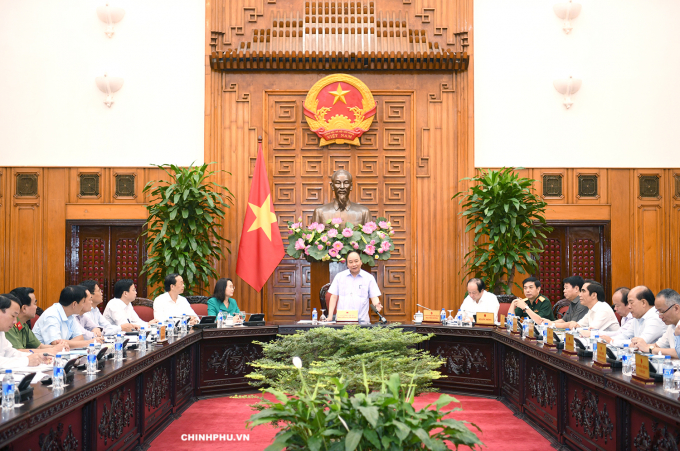 Thủ tướng Nguyễn Xu&acirc;n Ph&uacute;c c&oacute; buổi l&agrave;m việc với l&atilde;nh đạo tỉnh Lạng Sơn.