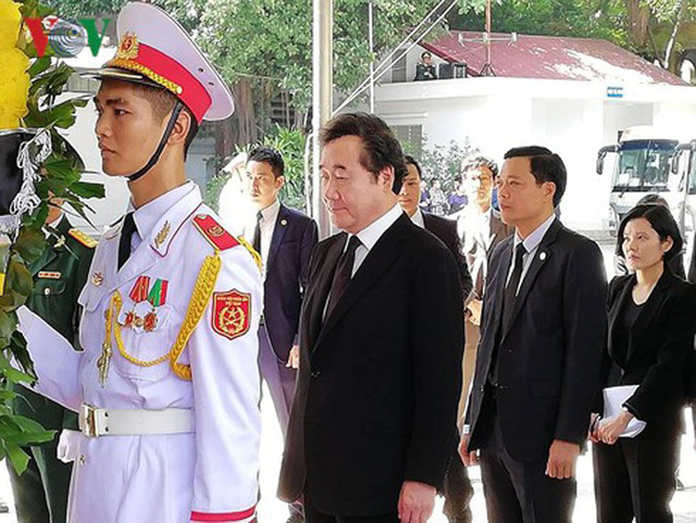 Đo&agrave;n l&atilde;nh đạo H&agrave;n Quốc do Thủ tướng Lee Nak Yon dẫn đầu viếng Chủ tịch nước Trần Đại Quang.