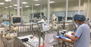 Tình trạng sức khỏe cháu bé có bố mẹ tử vong trong đám cháy gần Bệnh viện Nhi Trung ương