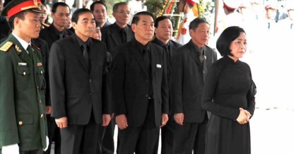 Đại diện các tỉnh thành trong cả nước viếng Chủ tịch Nước Trần Đại Quang
