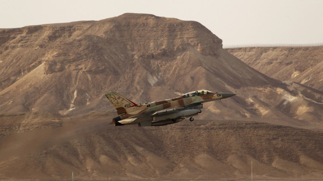 M&aacute;y bay F-16 của Israel. (Ảnh: Reuters)
