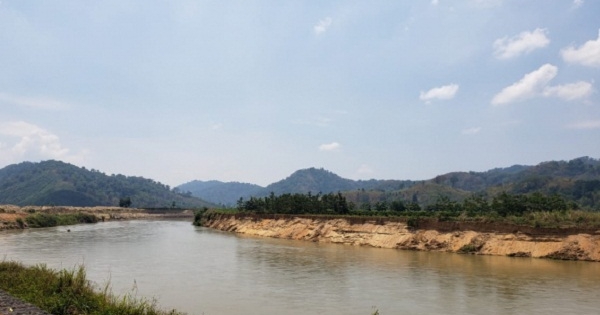 Đắk Nông: Hàng chục nghìn mét vuông đất trôi sông, kiến nghị thu hồi giấy phép khai thác cát