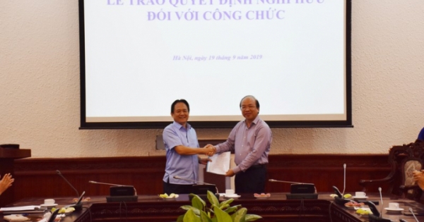 Trao Quyết định nghỉ hưu cho Phó Tổng Biên tập thường trực Báo Pháp luật Việt Nam