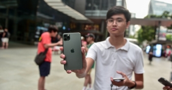 Review iPhone 11 "ngay và luôn" tại Apple Store Singapore