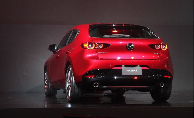 Mazda 3 mới thừa hưởng nhiều tính năng, trang bị xuất hiện trên Mazda CX-8 và CX-5.