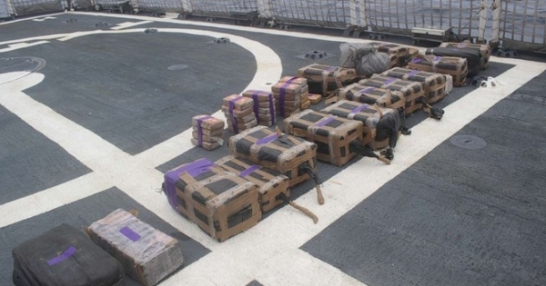 Phát hiện 5,4 tấn cocaine trong tàu ngầm ở Thái Bình Dương