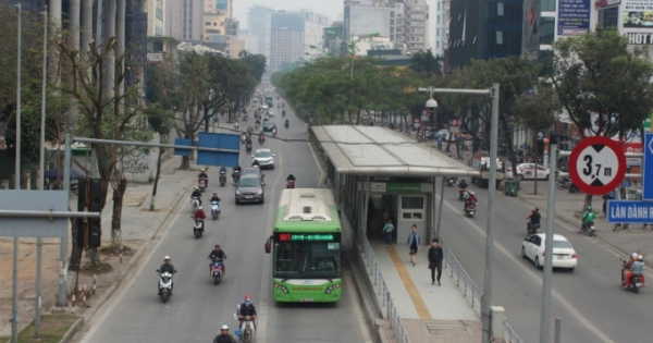 Làn đường ưu tiên cho xe buýt ở Hà Nội liệu có khả thi?