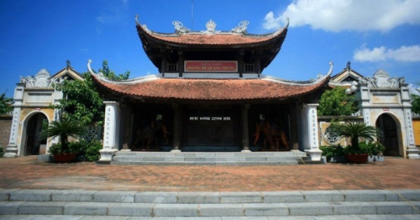 Linh thiêng đền vua Quang Trung ở thành Vinh