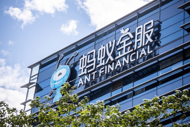 Ant Group là công ty mẹ của Alipay, đang trở thành tâm điểm toàn cầu năm 2020. “Startup quái vật” này đang có kế hoạch tiến hành IPO kép ở Thượng Hải và Hong Kong. Đây có thể là thương vụ IPO lớn nhất lịch sử, dự kiến đạt hơn 200 tỷ USD.