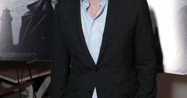 Vừa nhập vai siêu anh hùng Người Dơi, Robert Pattinson đã mắc Covid-19