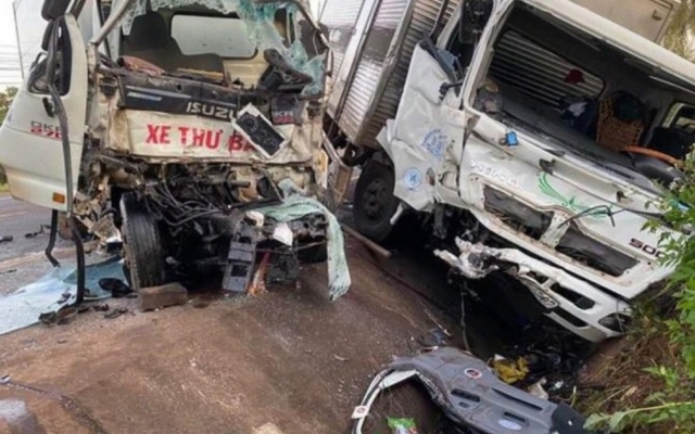 Gia Lai: Hai xe tải đấu đầu, một người tử vong