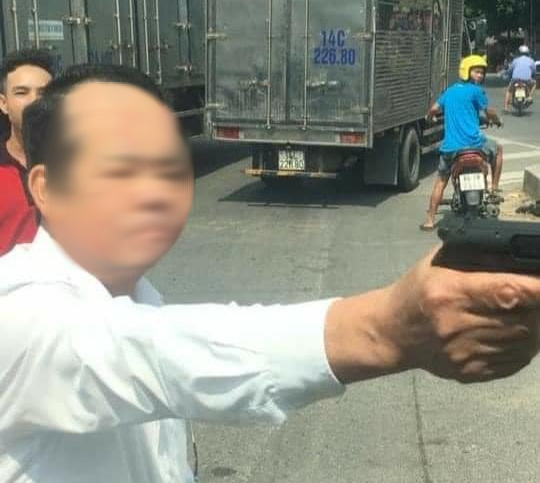 Bắc Ninh: Xác minh người đàn ông rút vật giống súng doạ bắn "vỡ sọ" tài xế giữa quốc lộ