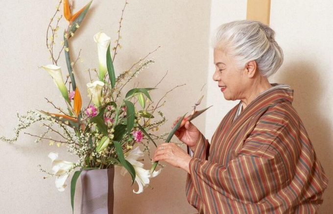 Nghệ thuật cắm hoa được truyền qua các thế hệ người Nhật.
