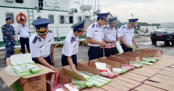 Cảnh sát biển Vùng 1 bắt giữ gần 50 nghìn bao thuốc lá lậu các loại