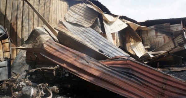 TP HCM: Dãy nhà trọ bị lửa thiêu rụi sau tiếng nổ lớn