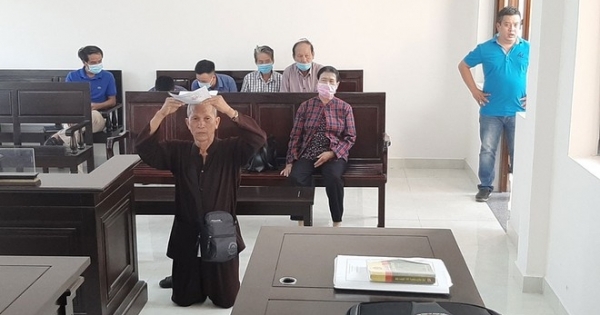 TAND tỉnh Đồng Nai khẳng định “vụ đội đơn, quỳ giữa tòa xin xử án” là dàn dựng