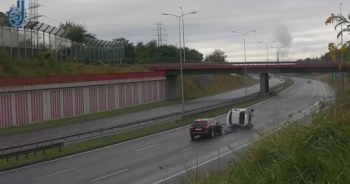 Video: Kinh hoàng cảnh xế hộp lộn nhiều vòng khi đi tốc độ cao, mất lái trên cao tốc