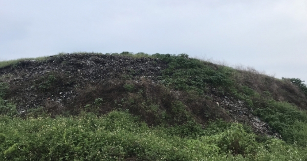 Núi rác khổng lồ “ngủ quên” giữa TP Vinh: Đã chi 41 tỷ đồng… 84.000 tấn rác vẫn tồn đọng