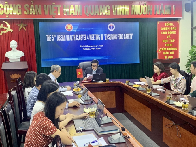 PGS.TS Nguyễn Thanh Phong, Cục trưởng Cục An toàn thực phẩm phát biểu khai mạc cuộc họp.