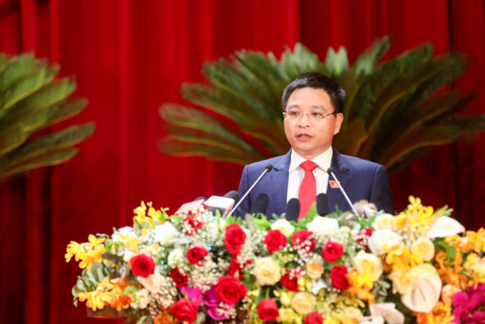 Đồng chí Nguyễn Văn Thắng, Phó Bí thư Tỉnh ủy khoá XIV, Chủ tịch UBND tỉnh, trình bày diễn văn khai mạc Đại hội.