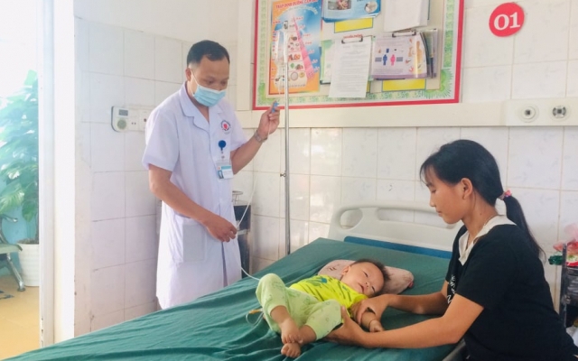 Ăn  nhầm thuốc diệt kiến, 2 cháu nhỏ ở Hà Giang nhập viện