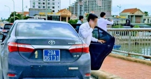 Chủ tịch Quảng Bình nói gì về xe biển xanh dừng trên cầu chụp ảnh?