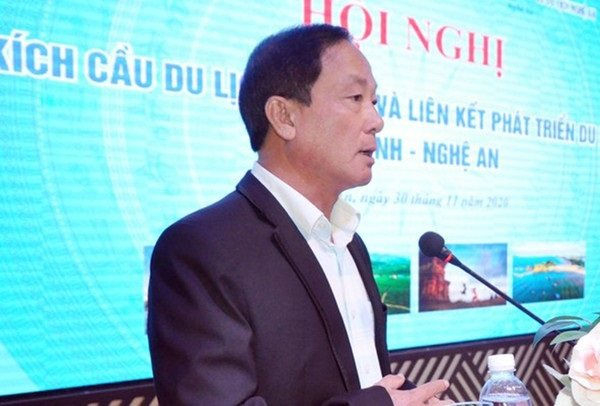 Ông Nguyễn Văn Dũng – Giám đốc Sở Du lịch Bình Định chơi golf giữa mùa dịch