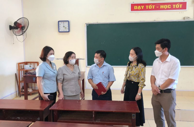 Trưởng ban Tuyên giáo Thành ủy Hải Phòng kiểm tra công tác chuẩn bị khai giảng tại Quận Đồ Sơn.