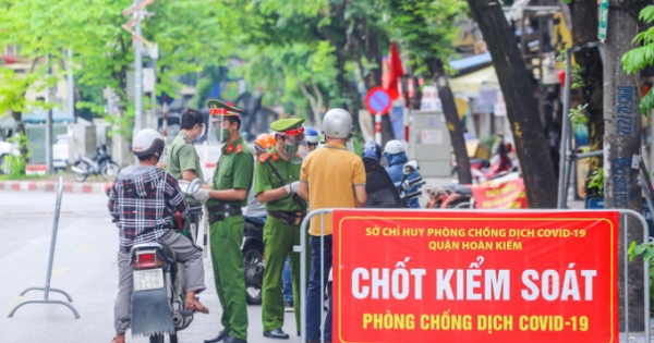 Thủ tướng yêu cầu Hà Nội điều chỉnh lại bất cập trong việc cấp Giấy đi đường