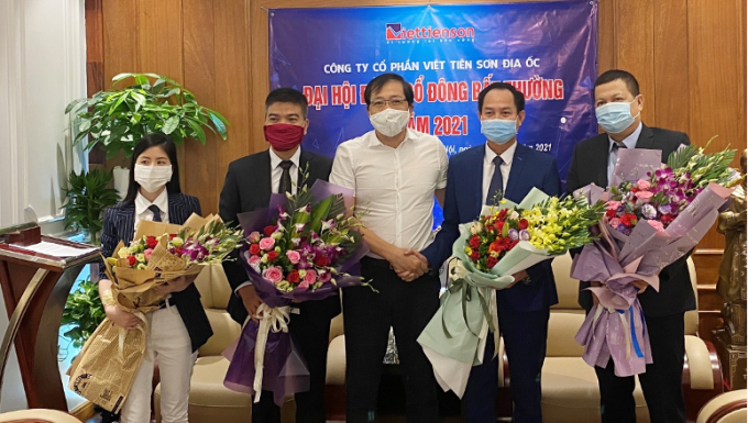 Tân Chủ tịch HĐQT AAV Phạm Quang Khánh cũng các Thành viên HĐQT và Ban Kiểm sát Công ty ra mắt Đại hội.