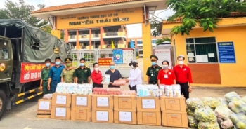 Ấm áp nghĩa tình từ hàng nghìn túi quà tặng của tỉnh Bình Phước