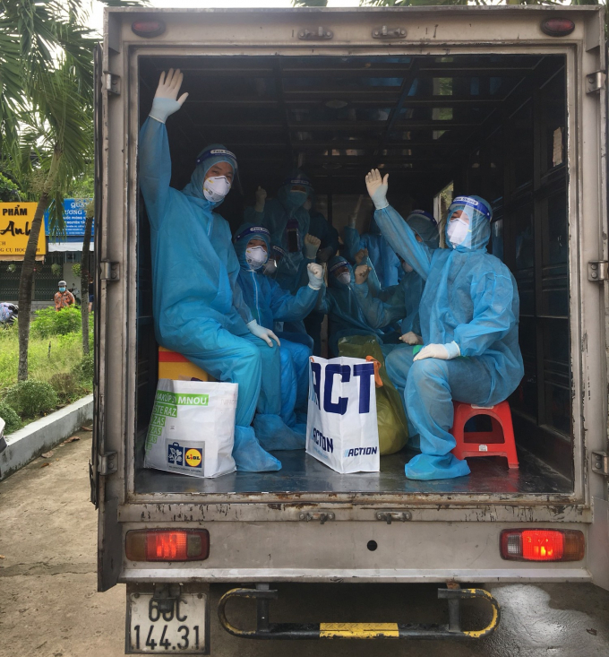 Đoàn cán bộ y tế Lào Cai tham gia chống dịch Covid -19 tại Đồng Nai.