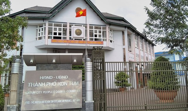 Gói thầu 46 tỷ đồng dịch vụ công ích trên địa bàn TP  Kon Tum, sai thêm sai