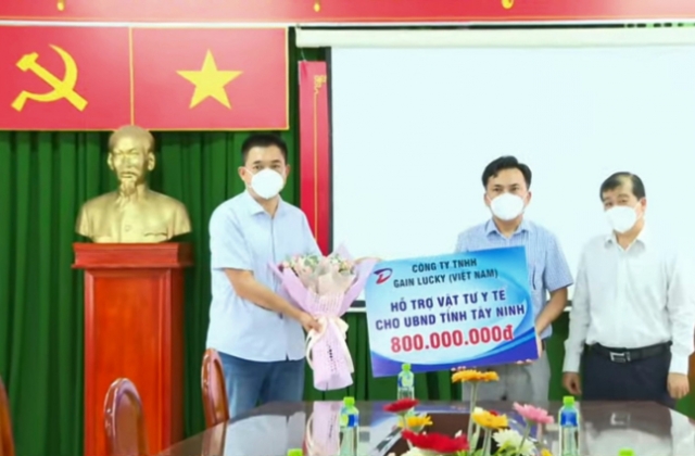 Tây Ninh tiếp nhận vật tư y tế hỗ trợ phòng, chống dịch COVID-19